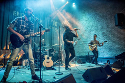 Enderrock Sona amb Mostassa i Xarim Aresté 